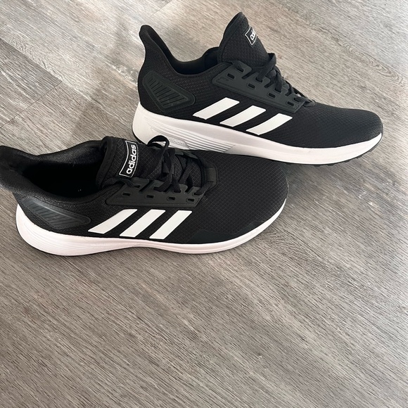 NWOT MENS ADIDAS CLOUDFOAM - Picture 1 of 6